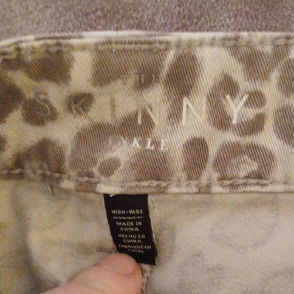 White House Black Market Leopard Print Skinny Ankle - Picture 2 of 7